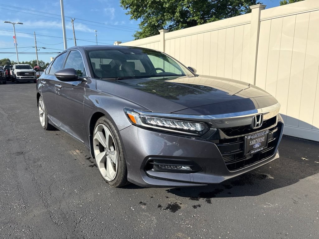 Used 2018 Honda Accord Touring video 2