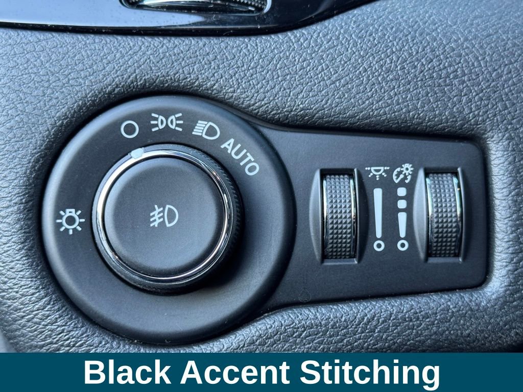 Used 2019 Jeep Cherokee Altitude image 14