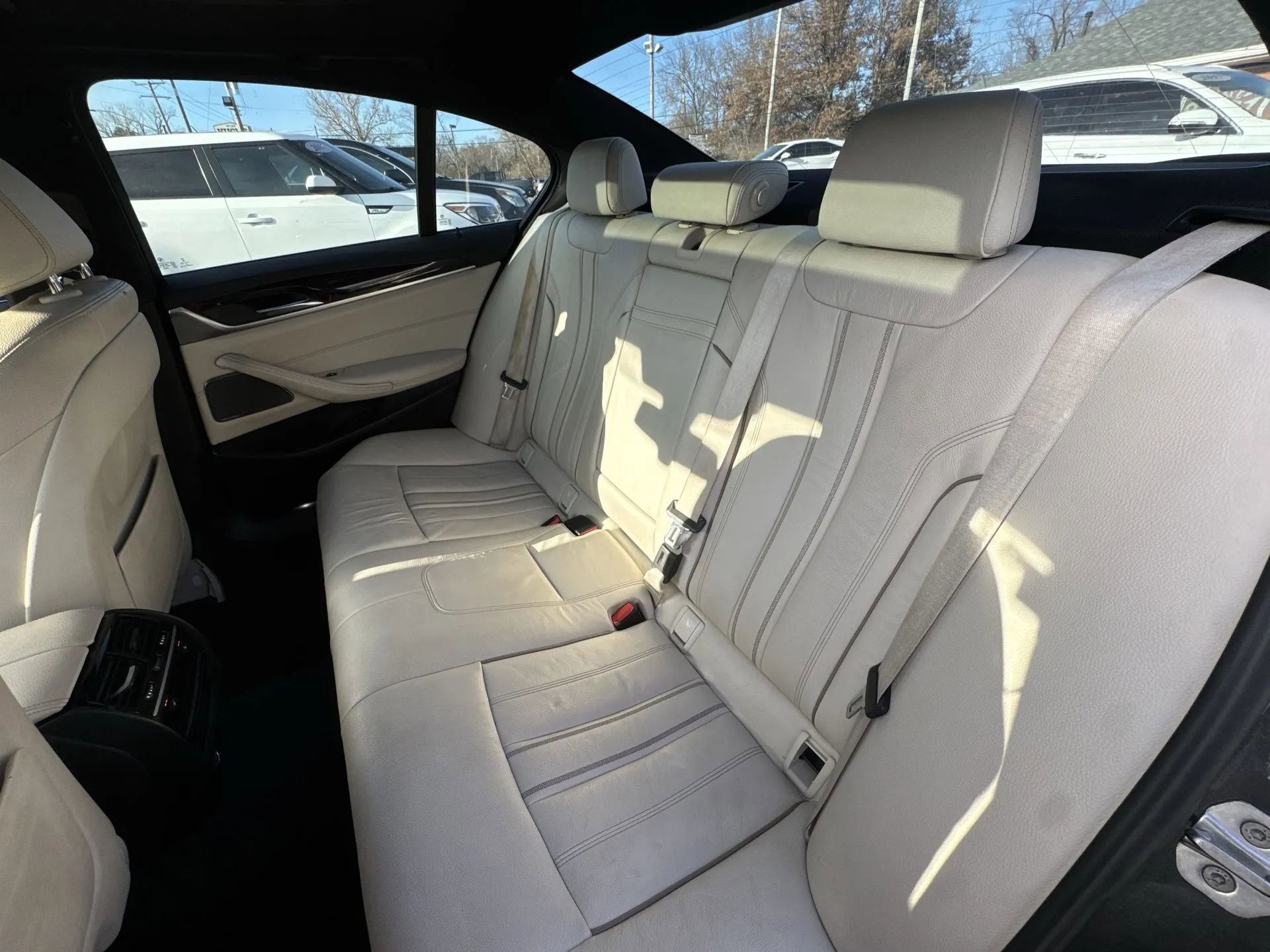 Used 2017 BMW 540i xDrive image 25
