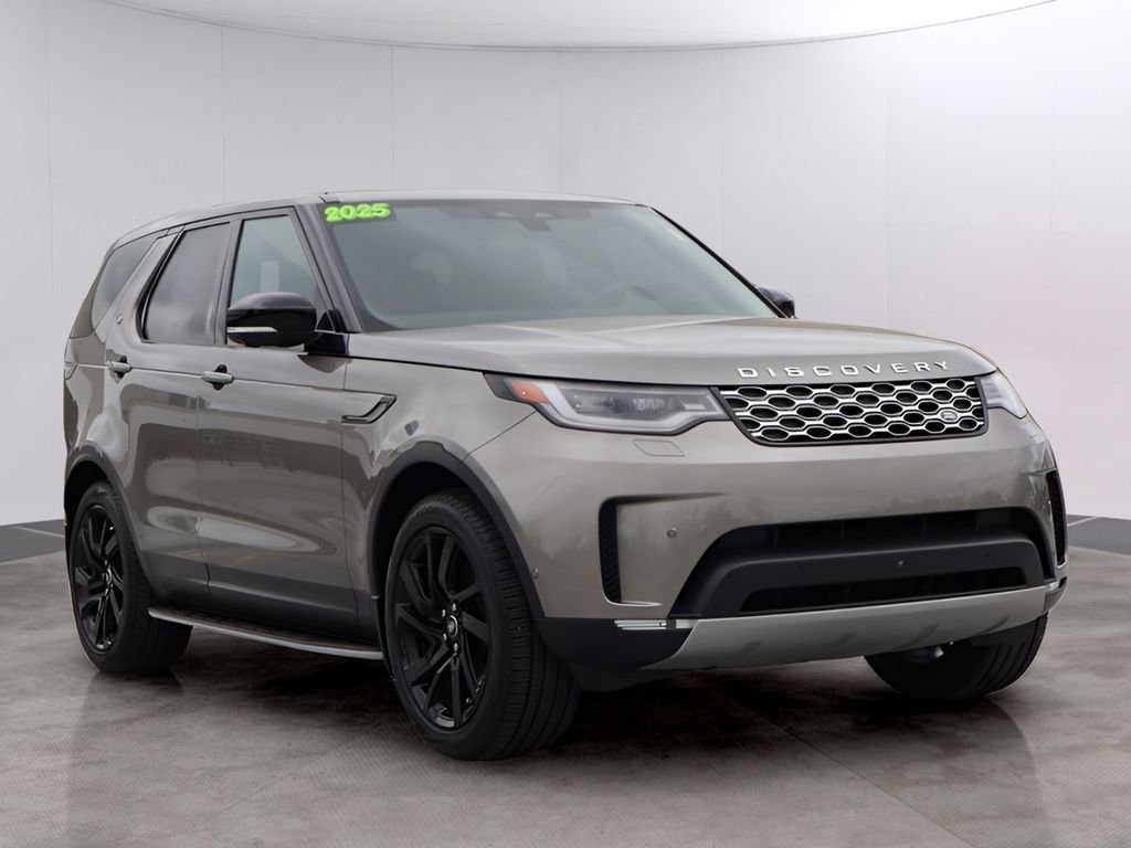 Certified 2025 Land Rover Discovery S AWD/4WD image 3