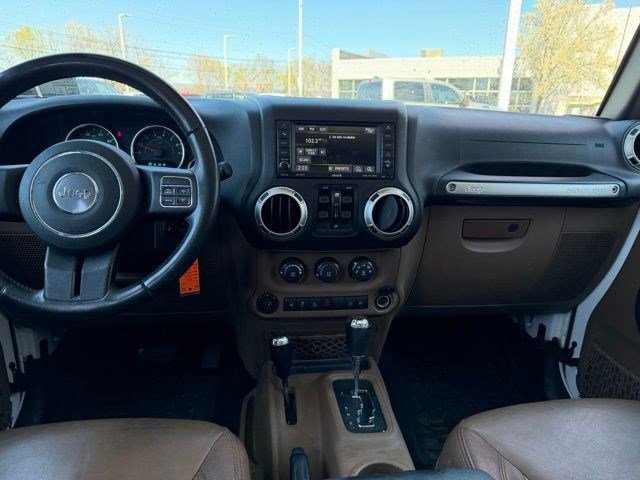 Used 2015 Jeep Wrangler Unlimited Sahara w/ Connectivity Group image 5