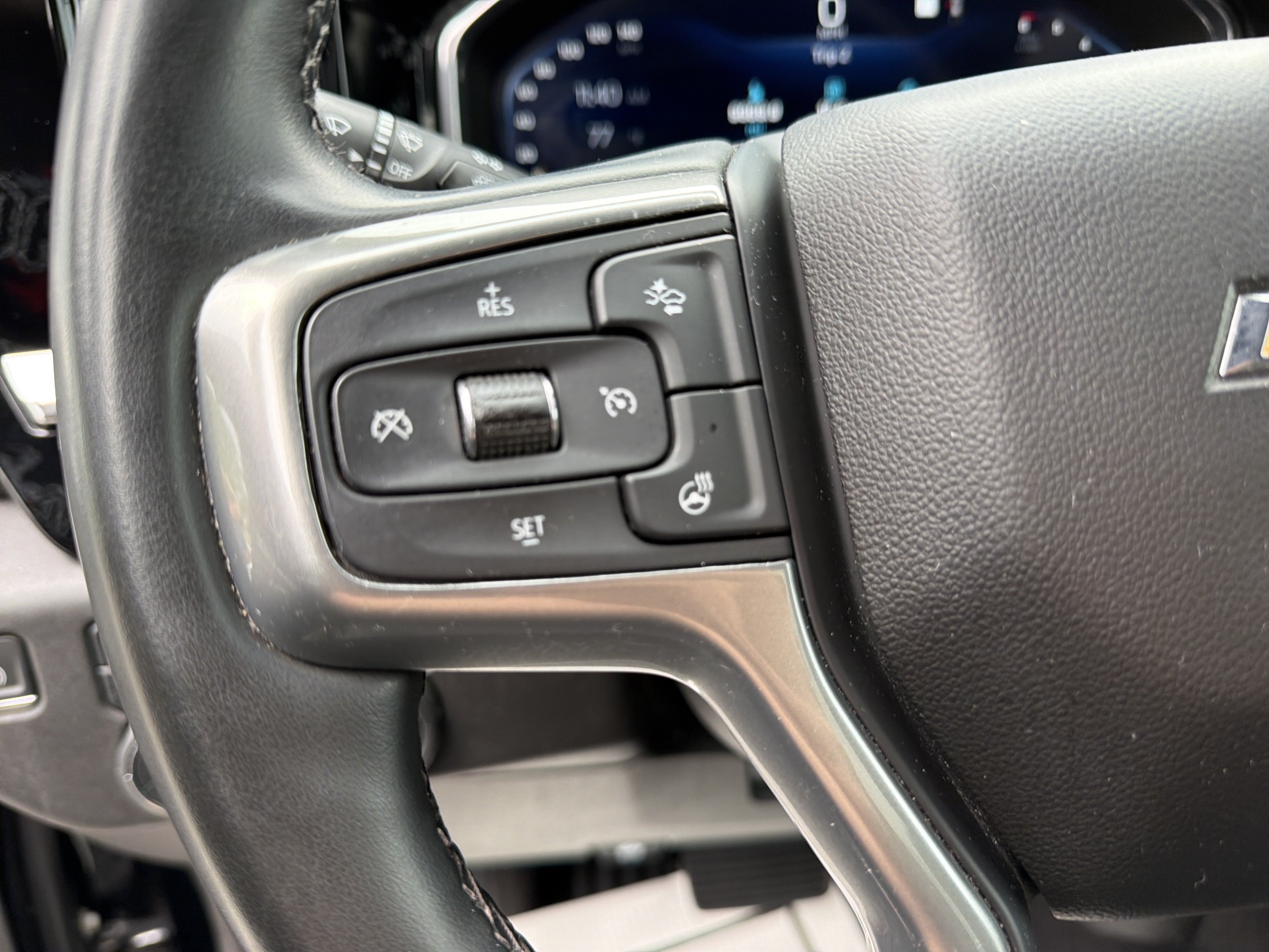 Used 2023 Chevrolet Silverado 1500 LT AWD/4WD image 21