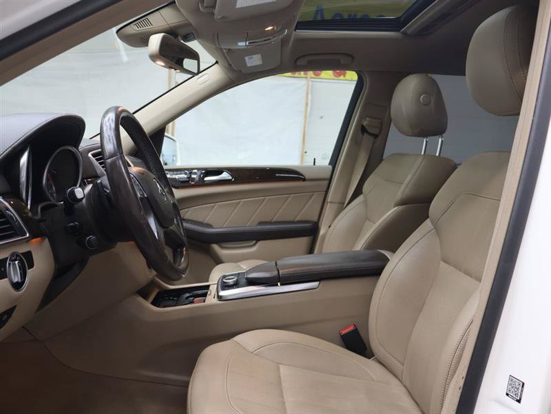 Used 2015 Mercedes-Benz GL 450 4MATIC w/ Appearance Package image 18
