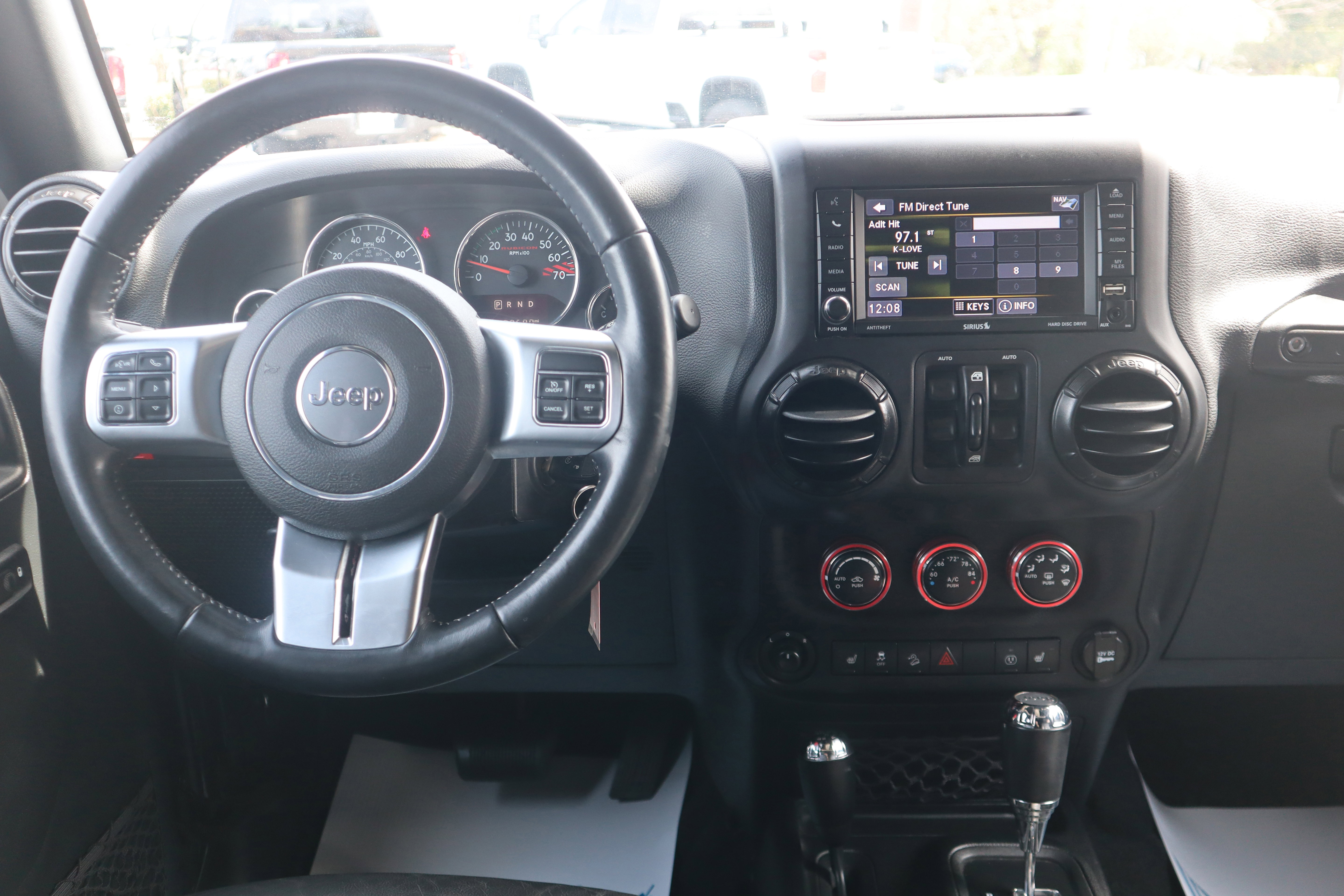 Used 2017 Jeep Wrangler Unlimited Rubicon image 12