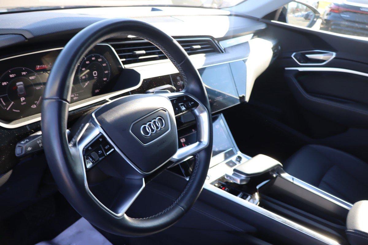 Used 2021 Audi e-tron Premium w/ Black Optic Package image 11
