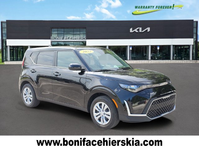 Certified 2025 Kia Soul LX FWD image 1