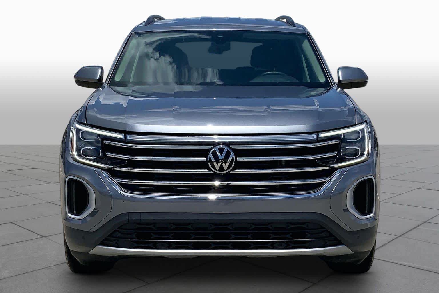 Used 2024 Volkswagen Atlas SE AWD/4WD image 4