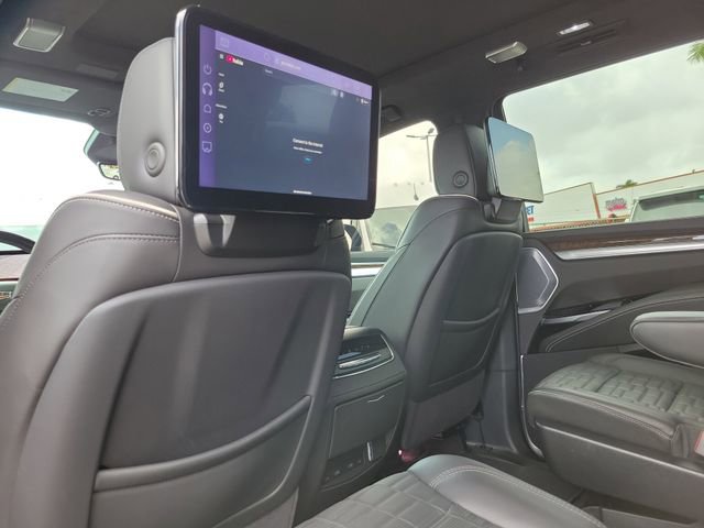 Used 2025 Cadillac Escalade Sport Platinum image 12