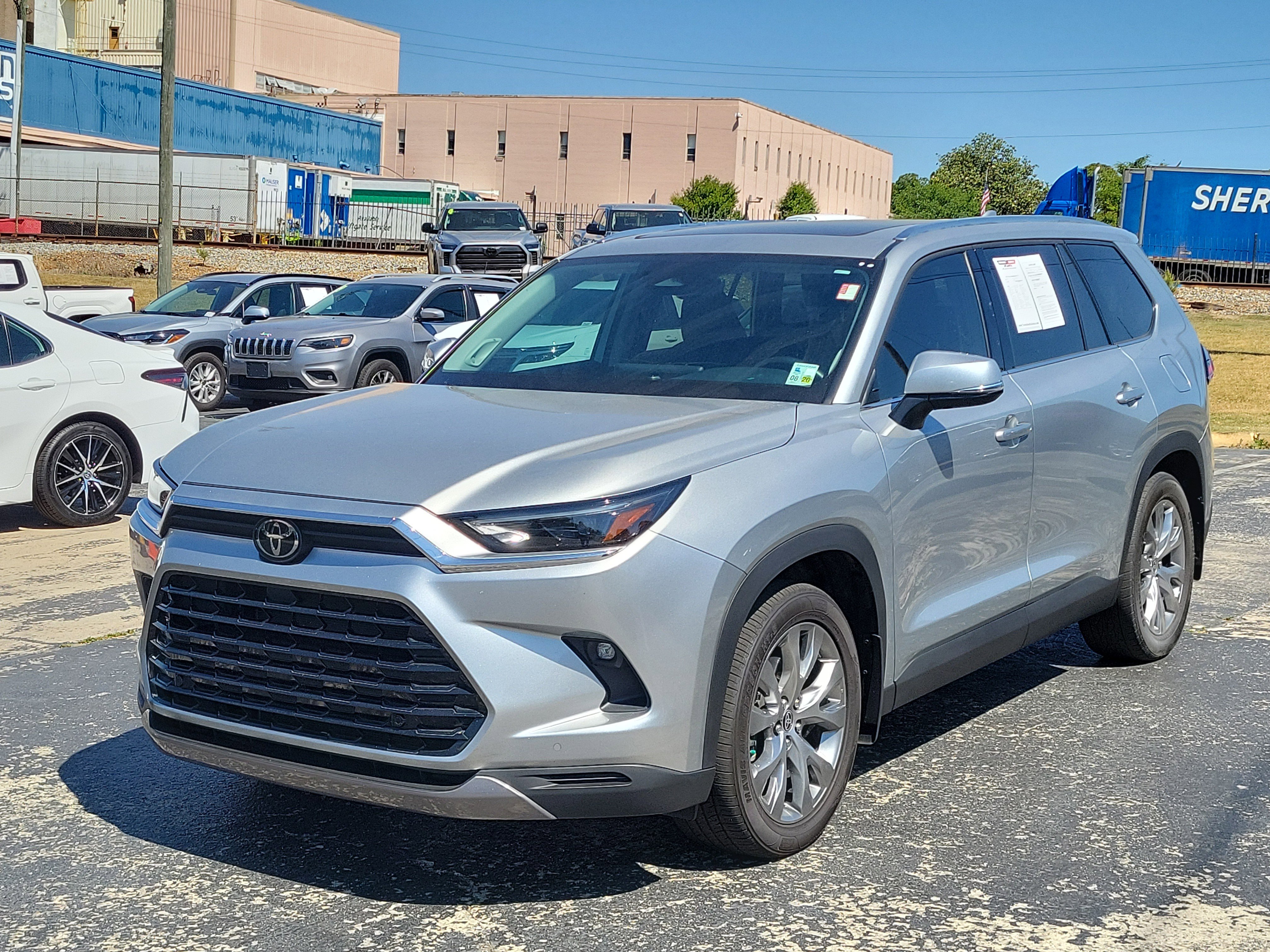 Used 2024 Toyota Grand Highlander FWD image 3