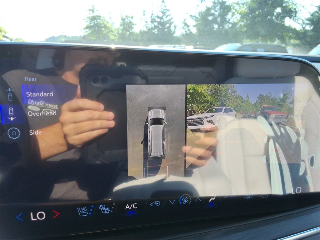 New 2026 Chevrolet Suburban Premier image 31