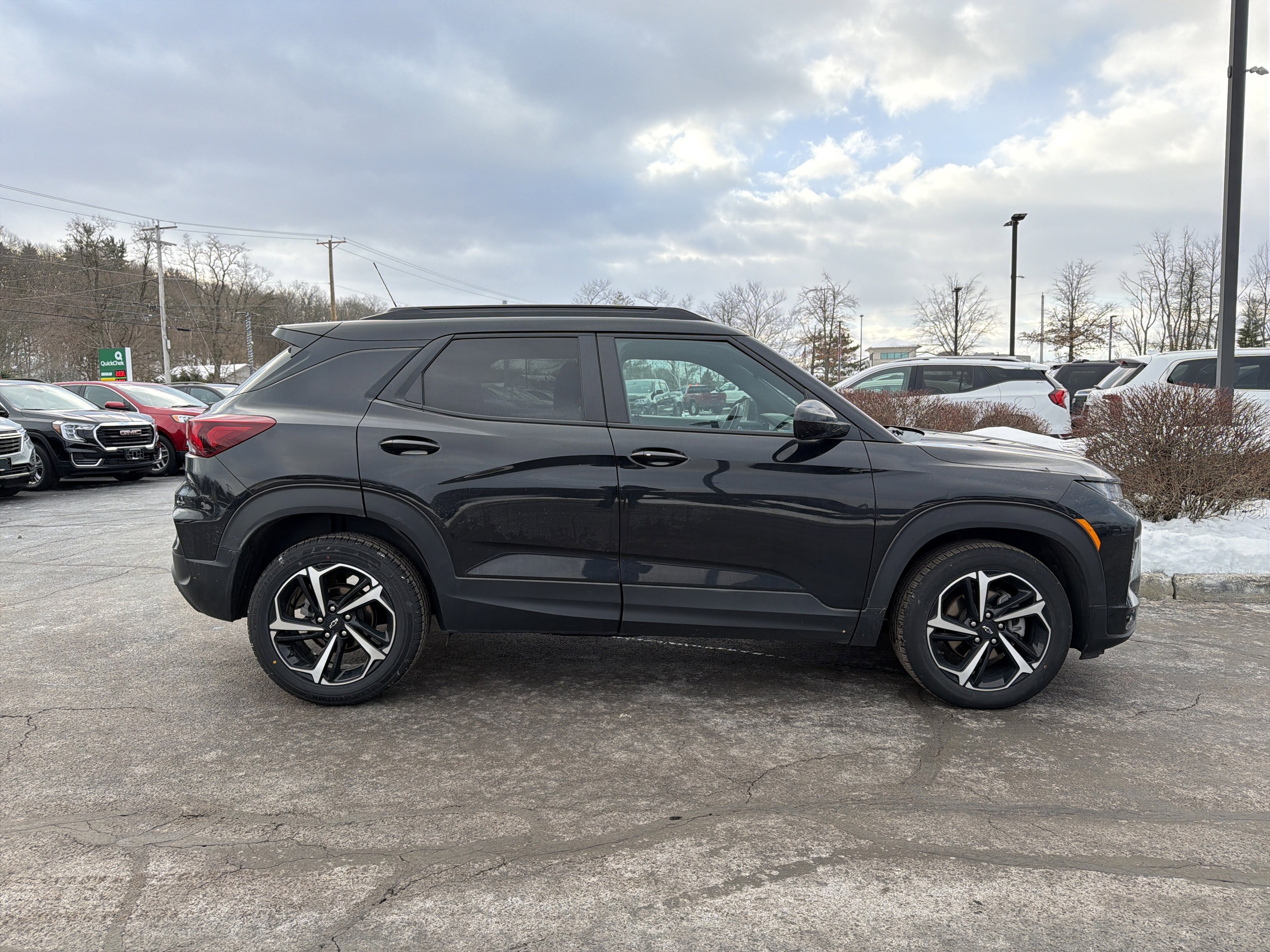 Used 2023 Chevrolet TrailBlazer RS w/ Technology Package image 4