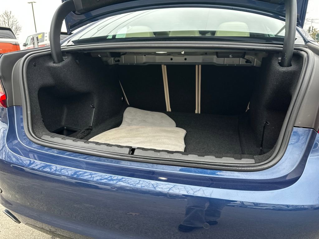 Used 2021 BMW 330i xDrive 330i xDrive w/ Premium Package image 14