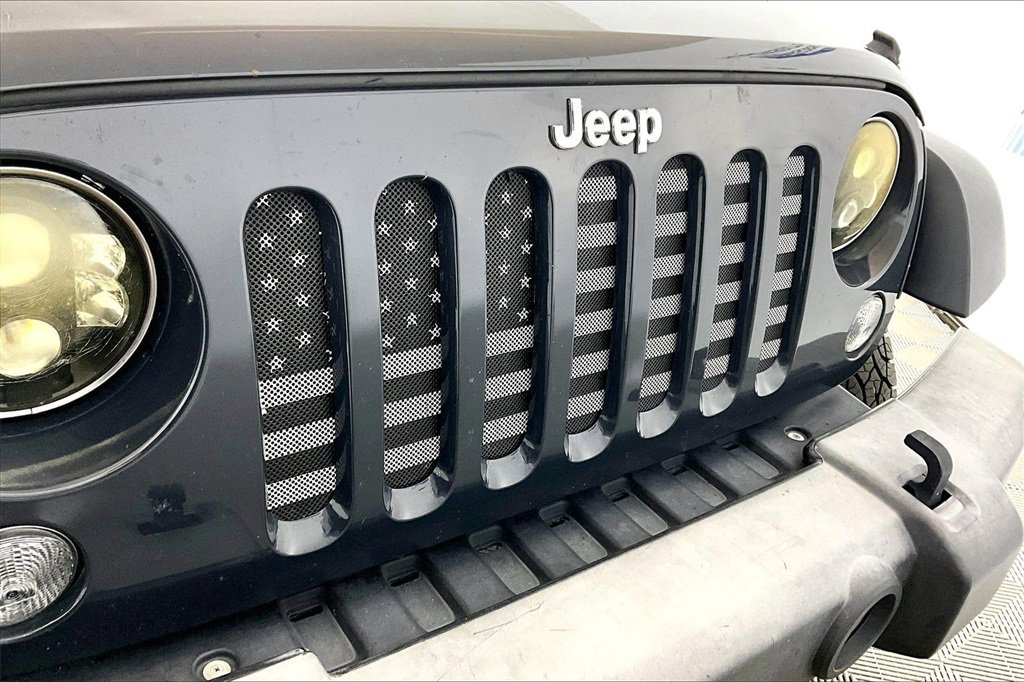 Used 2016 Jeep Wrangler Unlimited Rubicon w/ Dual Top Group image 23