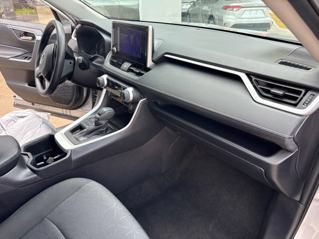 Used 2025 Toyota RAV4 XLE AWD/4WD image 29