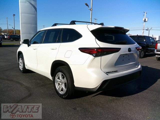 Certified 2023 Toyota Highlander LE image 4