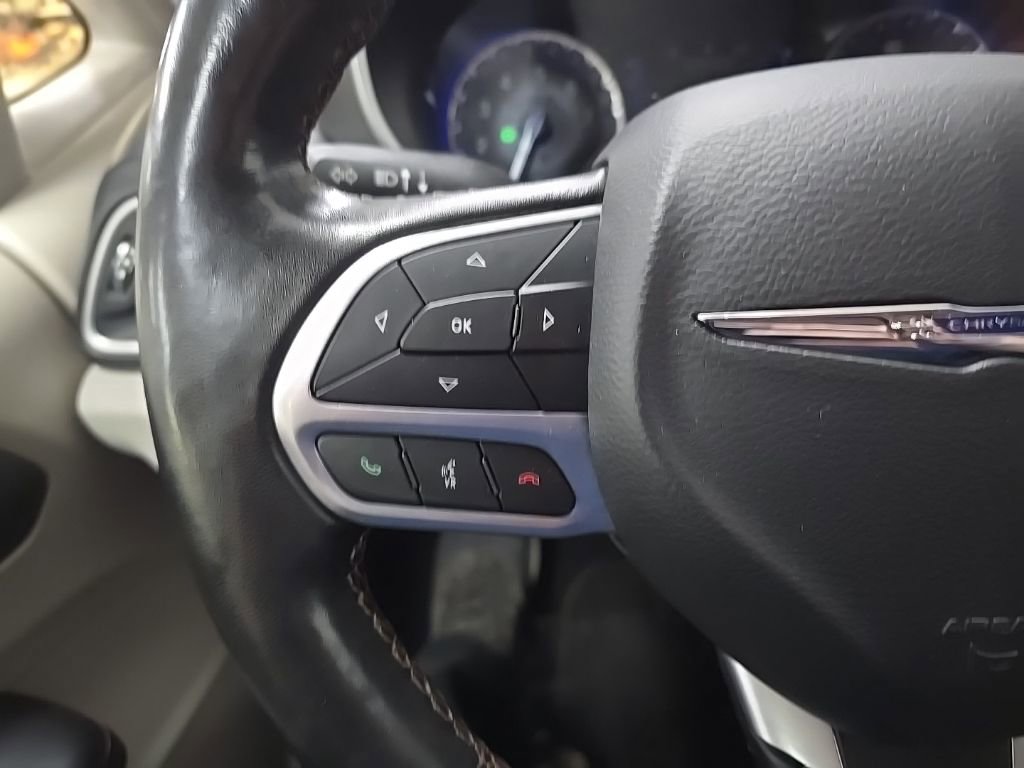 Used 2020 Chrysler Pacifica Touring w/ Tire & Wheel Group image 18