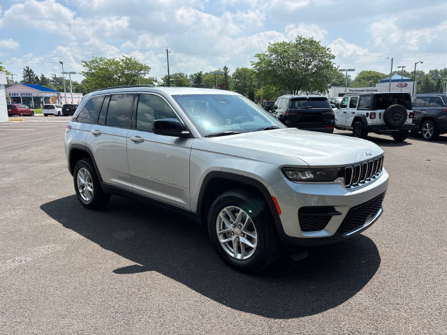 New 2026 Jeep Grand Cherokee Laredo X AWD/4WD image 2
