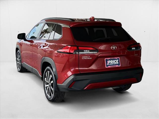Used 2023 Toyota Corolla Cross XLE image 3