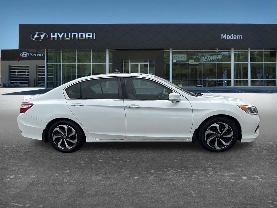 Used 2017 Honda Accord EX-L image 3