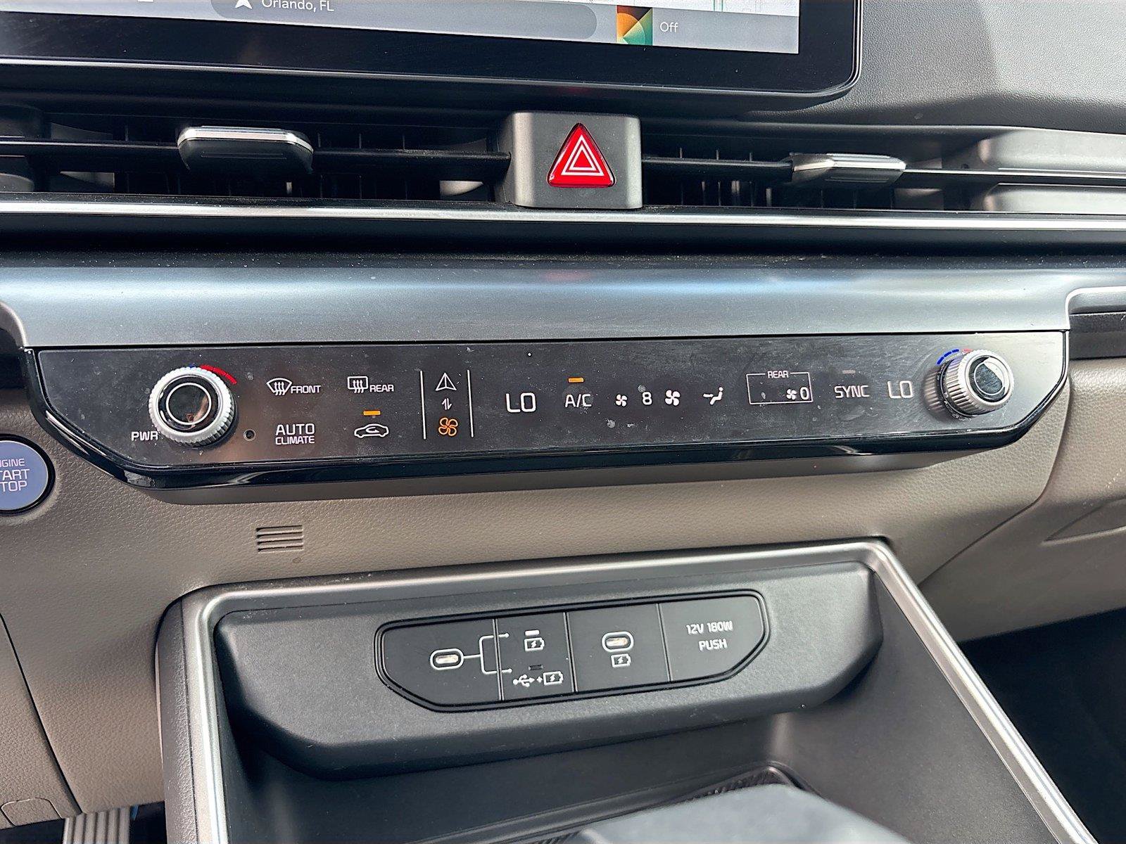 Used 2025 Kia Carnival FWD image 19