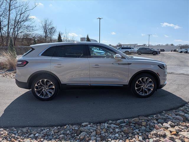 Used 2022 Lincoln Nautilus Reserve image 6