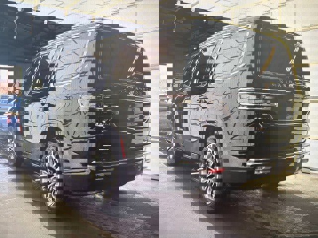 Used 2022 Jeep Grand Wagoneer Series III w/ Rear Seat Video Group 1 image 6