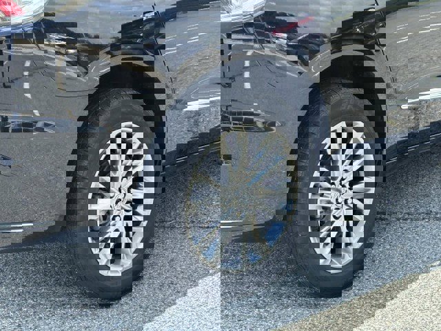 Used 2023 Buick Enclave Avenir w/ LPO, Floor Liner Package image 8