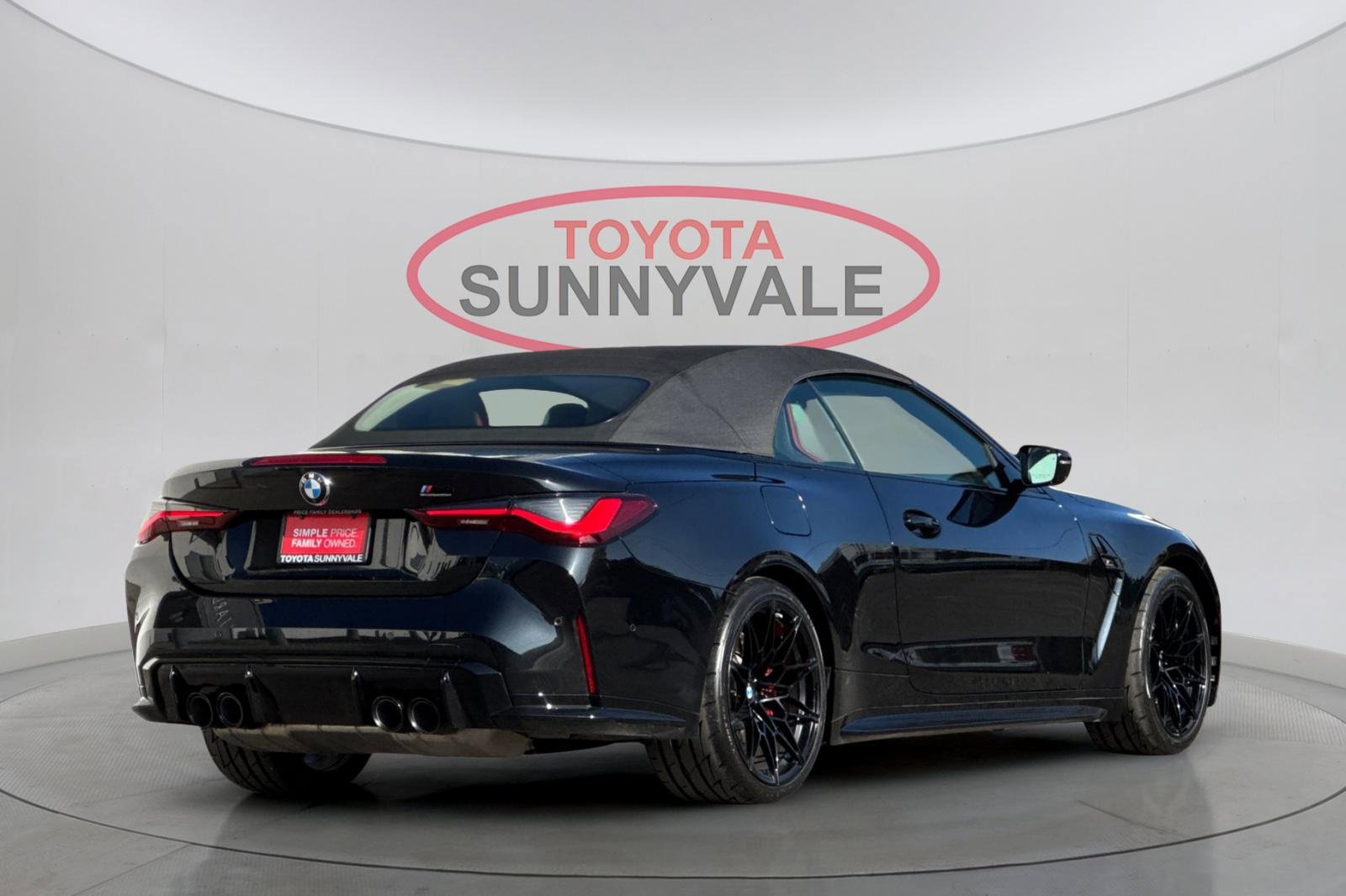 Used 2022 BMW M4 xDrive Competition image 3