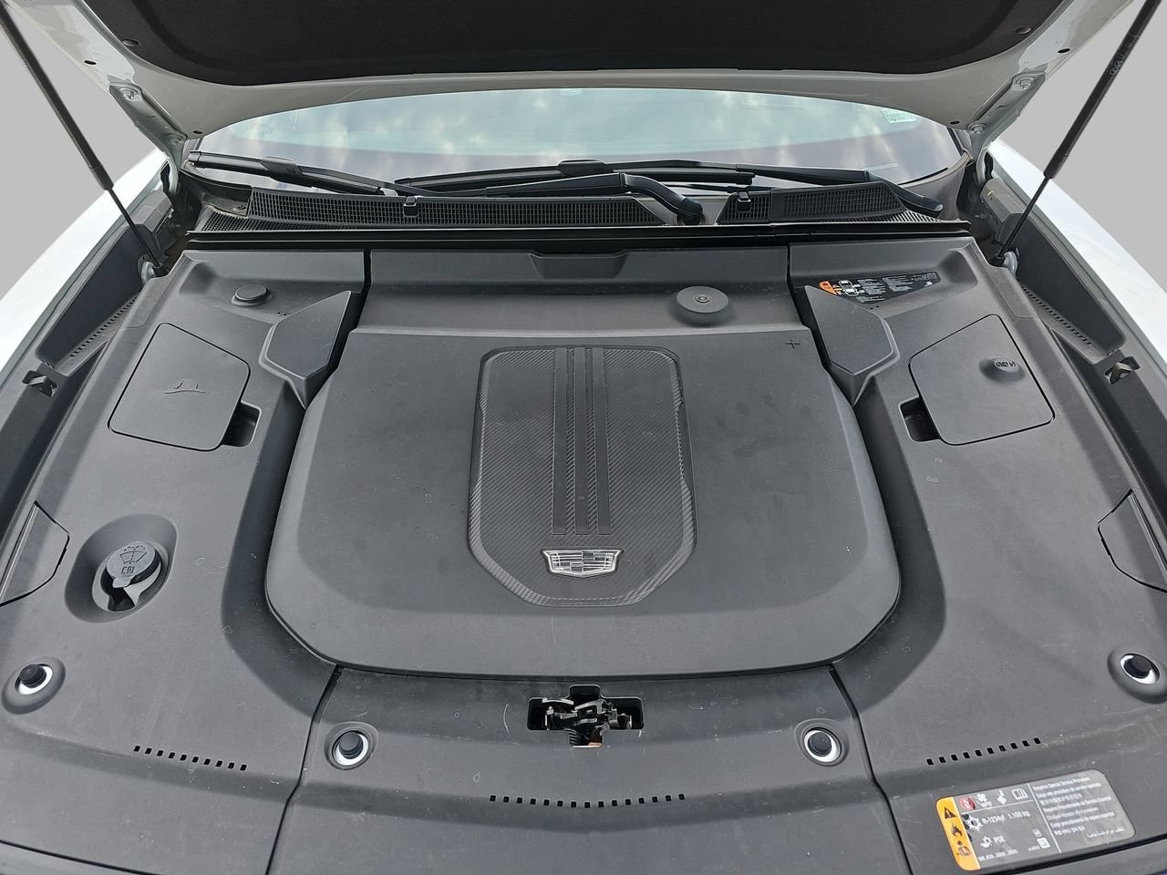 Used 2024 Cadillac Lyriq Luxury w/ LPO, Floor Liner Package RWD image 32