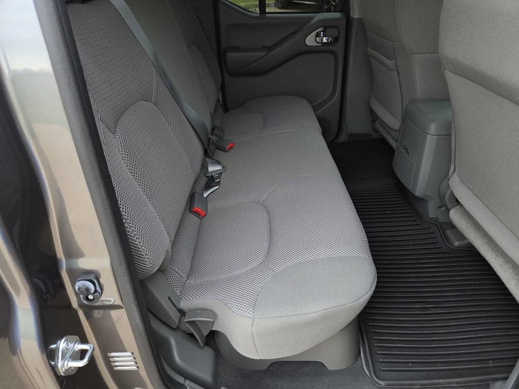 Used 2021 Nissan Frontier SV w/ Midnight Edition Floor Mats RWD image 27