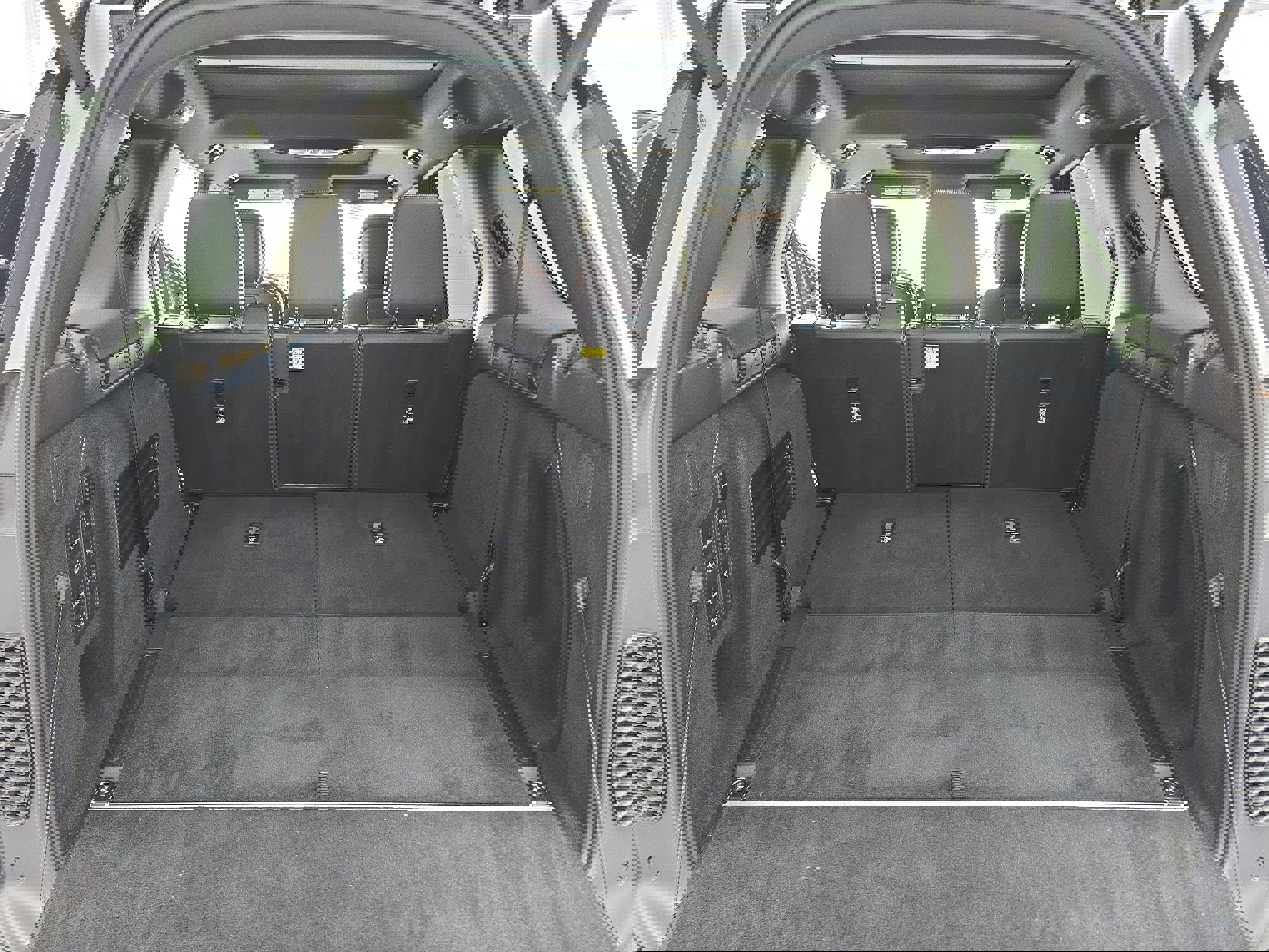 Used 2024 Land Rover Discovery Metropolitan Edition image 13