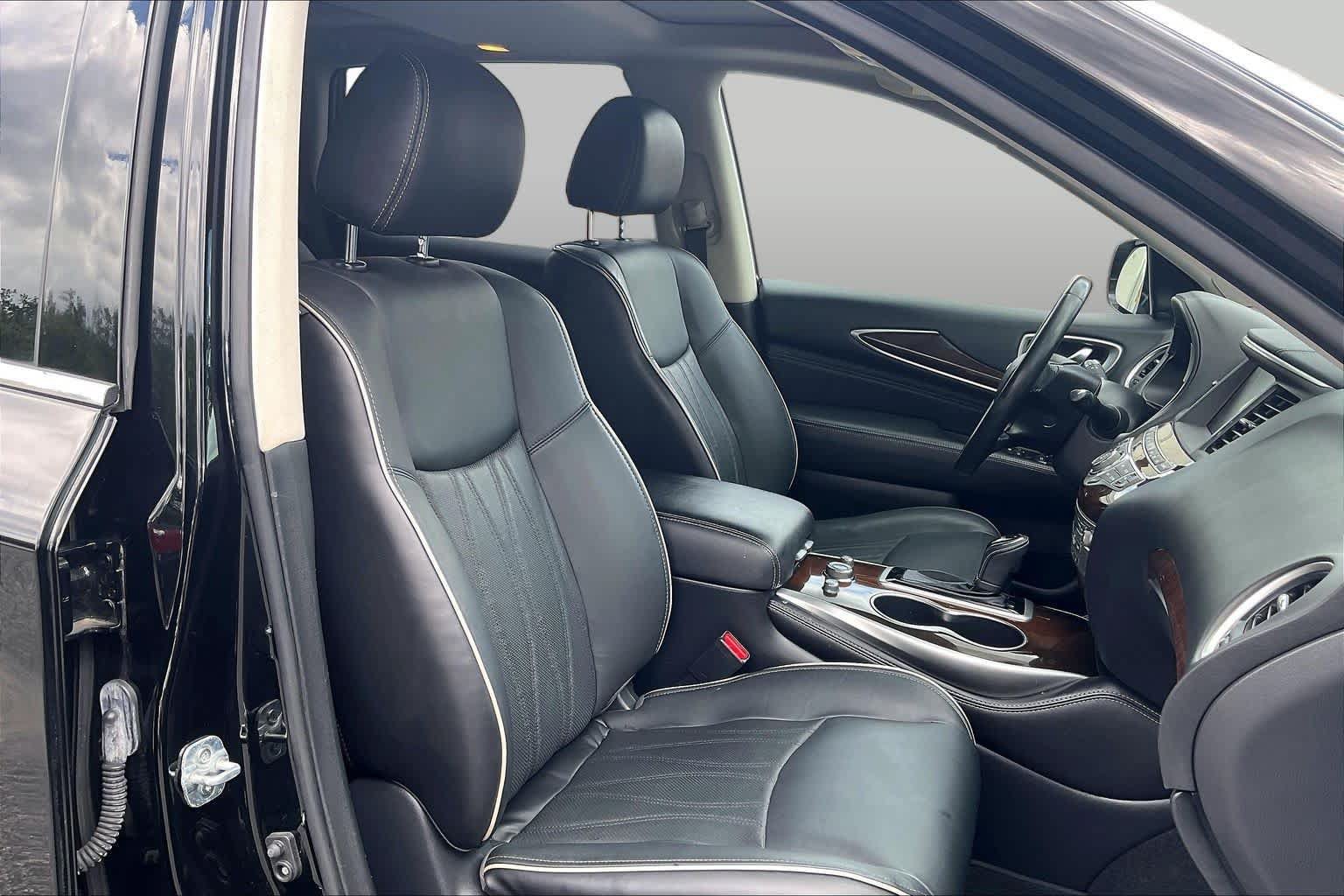 Used 2018 INFINITI QX60 Luxe w/ Deluxe Technology Package AWD/4WD image 8