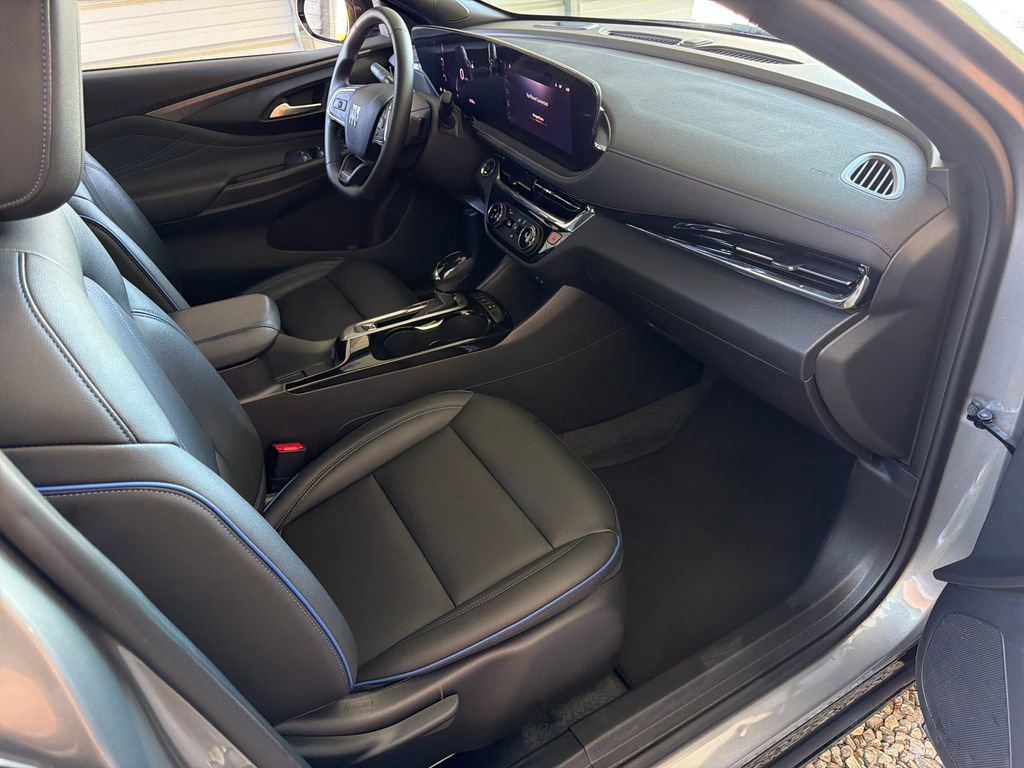 Used 2025 Buick Envista Sport Touring FWD image 27