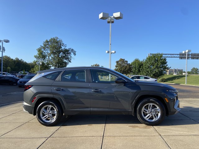 Used 2025 Hyundai Tucson SE FWD image 14