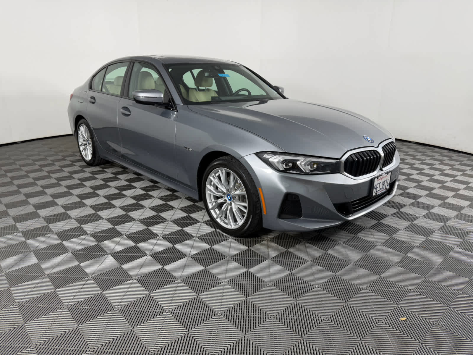 Used 2023 BMW 330e w/ Convenience Package image 1