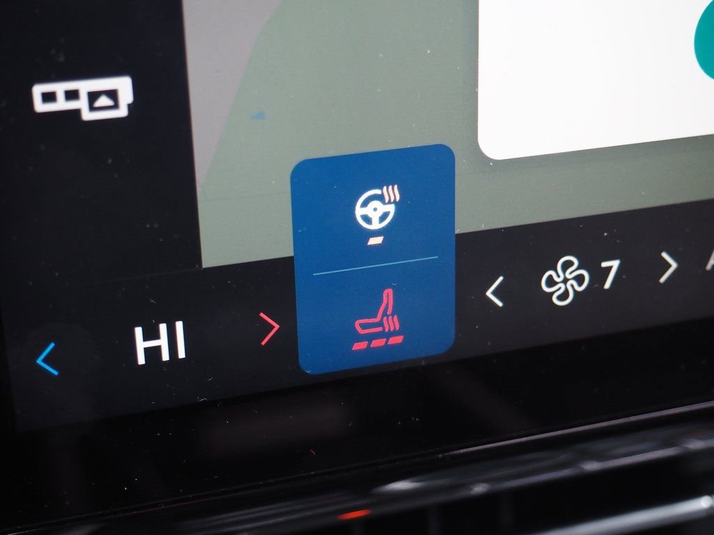 Used 2025 Lincoln Nautilus Premier image 13