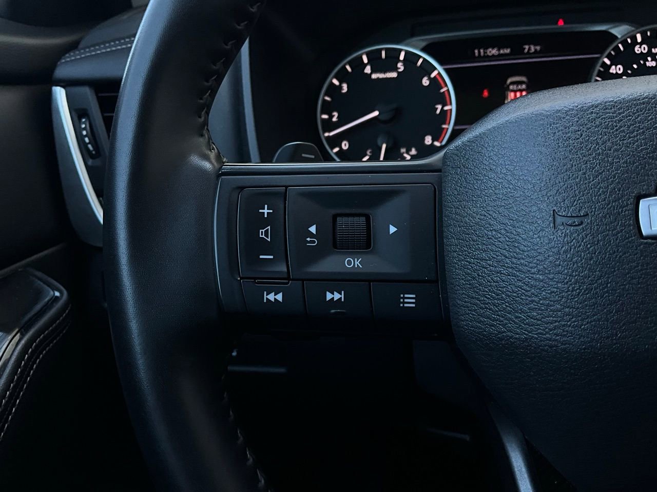 Used 2025 Nissan Rogue SV FWD image 33