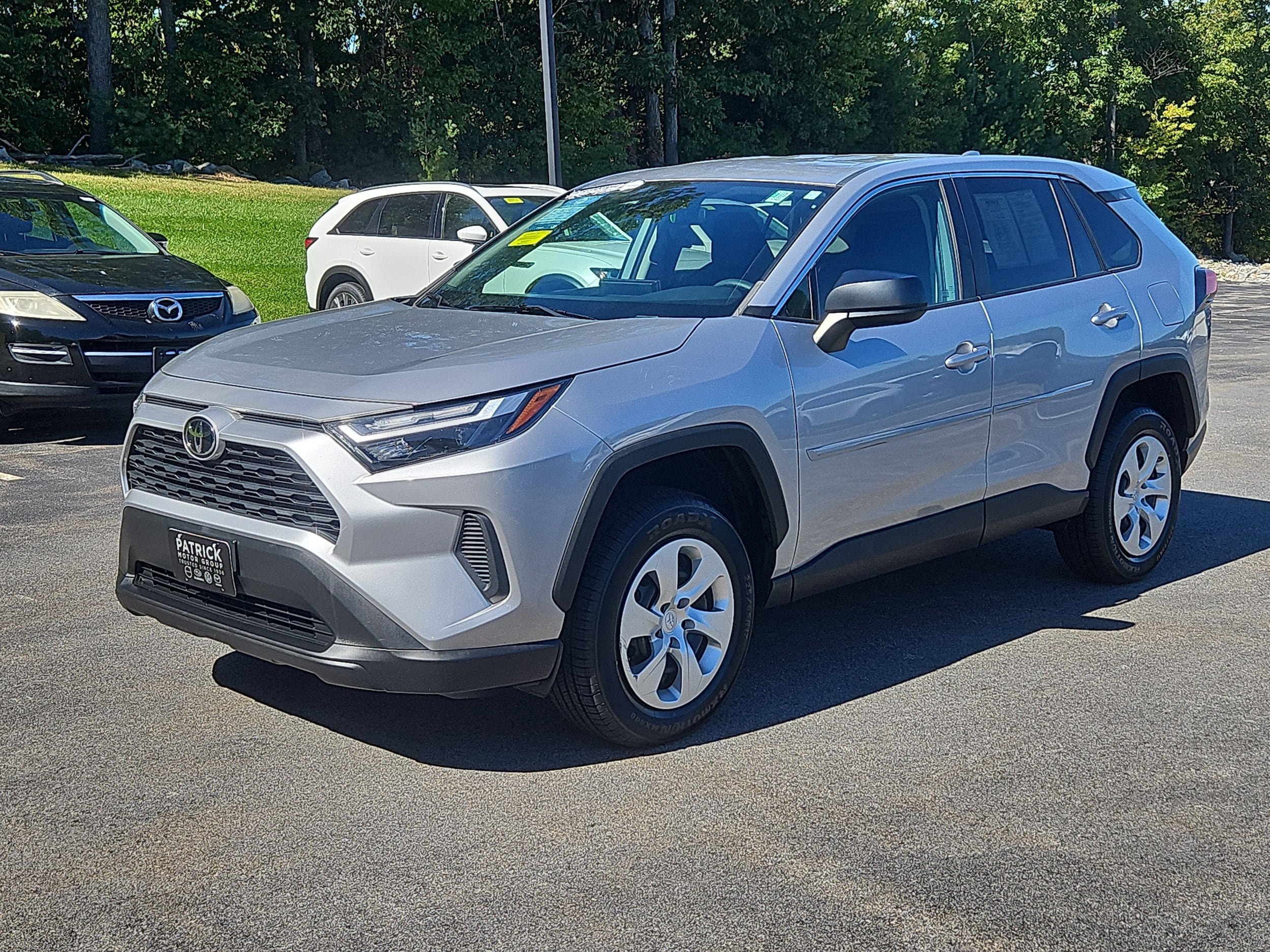 Used 2023 Toyota RAV4 LE AWD/4WD image 3