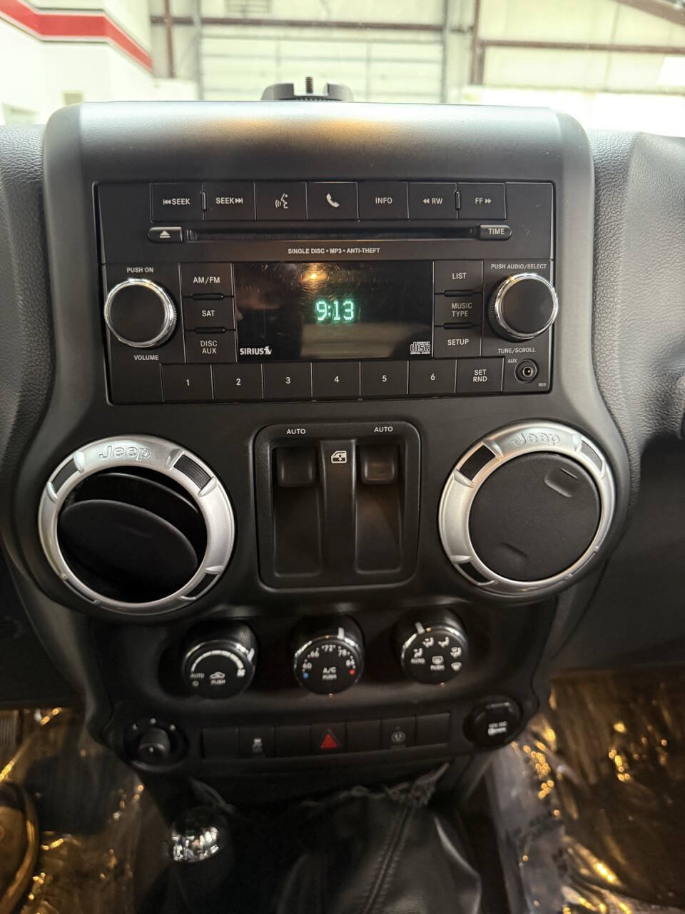 Used 2014 Jeep Wrangler Rubicon w/ Power Convenience Group AWD/4WD image 22
