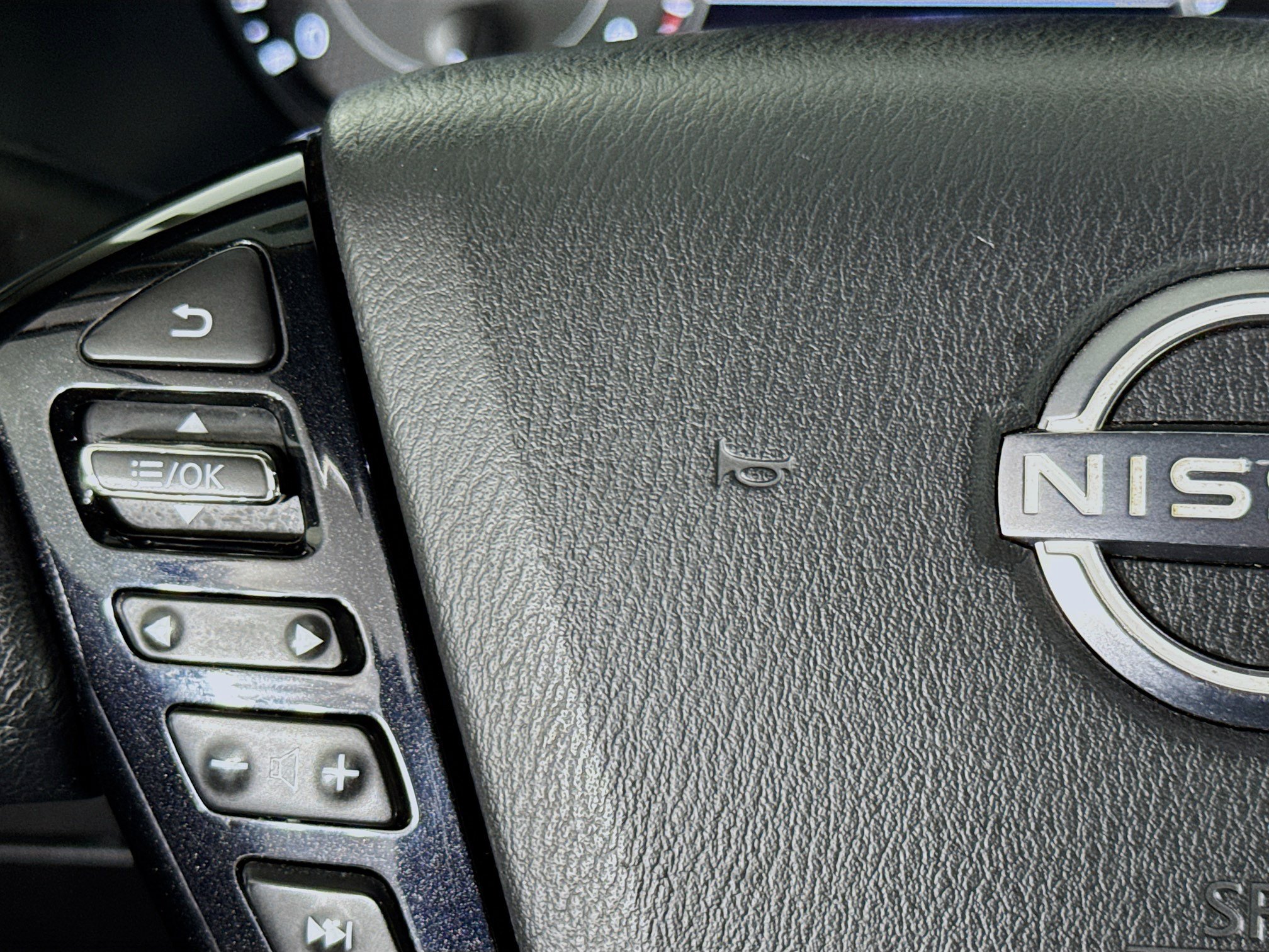 Used 2021 Nissan Armada SV RWD image 11