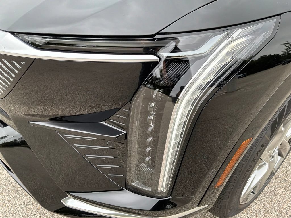 New 2027 Cadillac Optiq Luxury AWD/4WD image 11