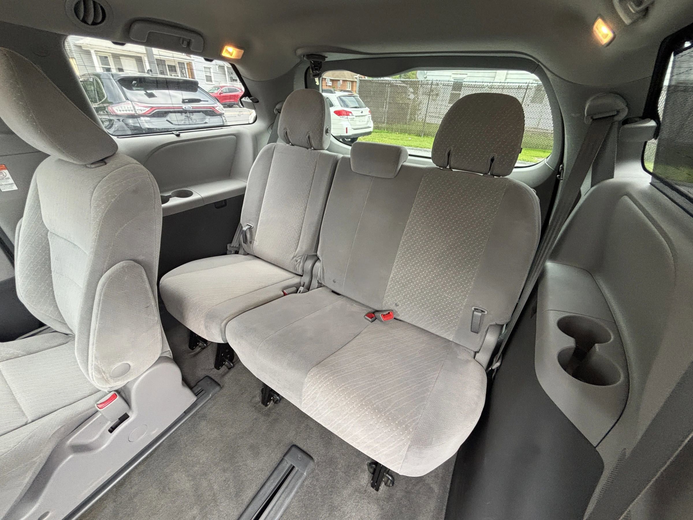 Used 2018 Toyota Sienna LE AWD/4WD image 9