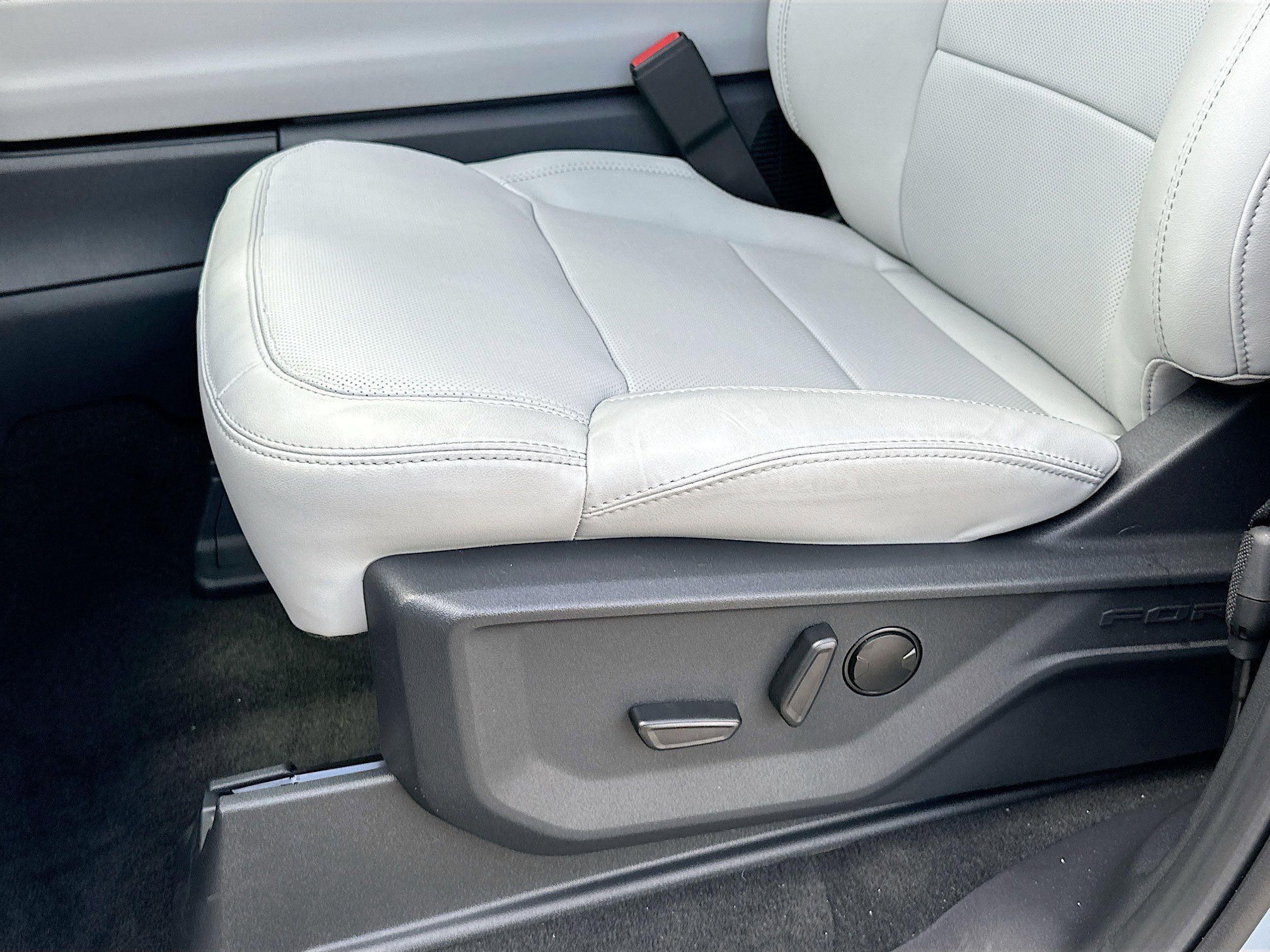 New 2026 Ford Expedition Max Platinum image 14