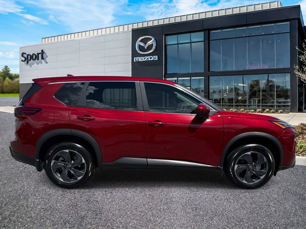 Used 2026 Nissan Rogue SV FWD image 2