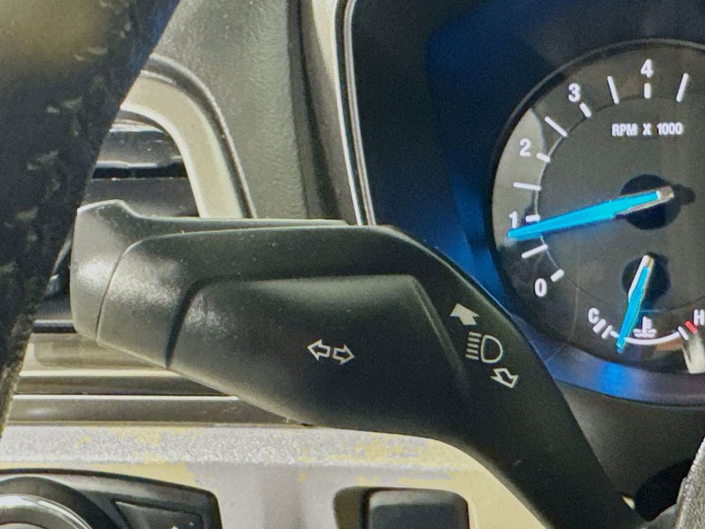 Used 2017 Ford Fusion SE FWD image 13