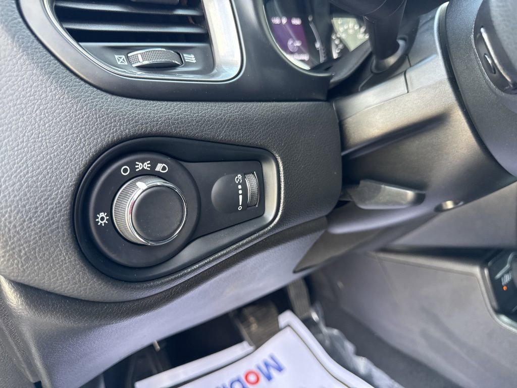 Used 2023 Jeep Renegade Latitude image 15