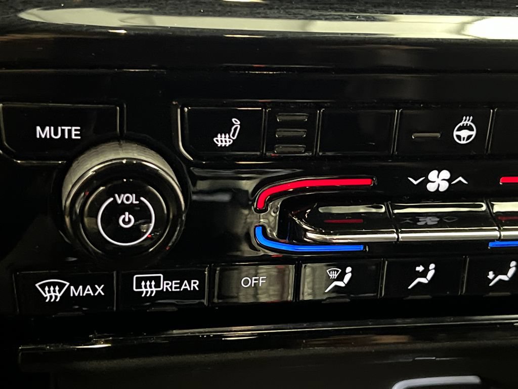 Used 2024 Jeep Grand Cherokee Altitude RWD image 56
