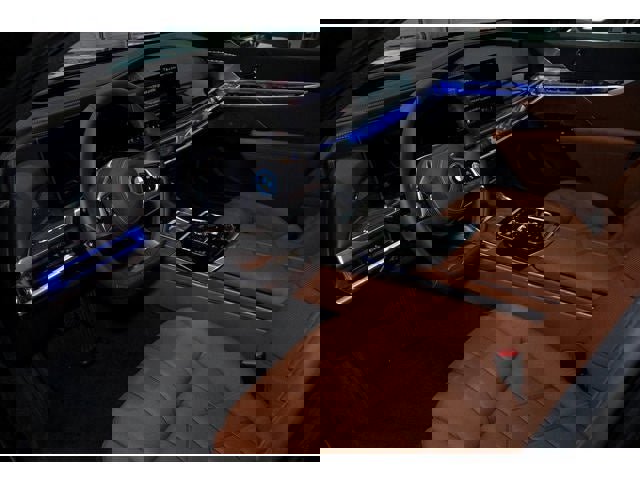 Used 2025 BMW i7 eDrive50 w/ Premium Package image 59