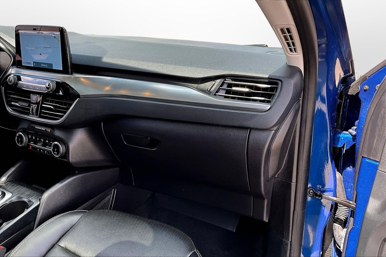 Used 2022 Ford Escape Titanium w/ Class II Trailer Tow Package image 21