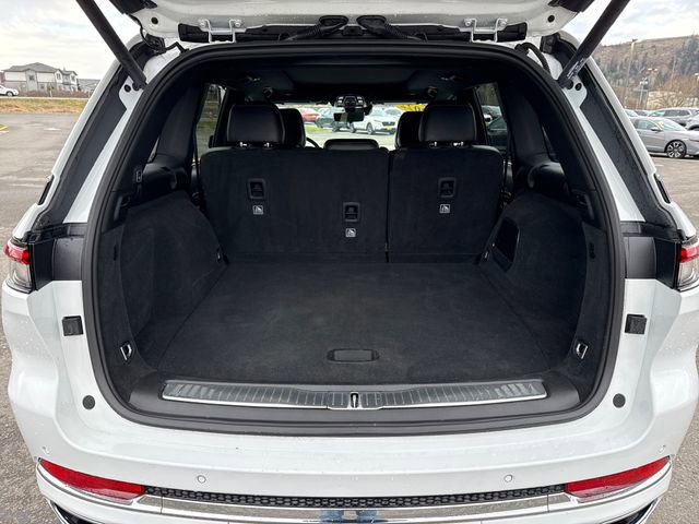 Used 2022 Jeep Grand Cherokee Overland w/ Advanced Protech Group III image 14